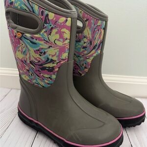 Swirl Patterned Bog Boots
